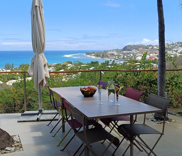 terrasse vue mer villa antelisa à la Réunion